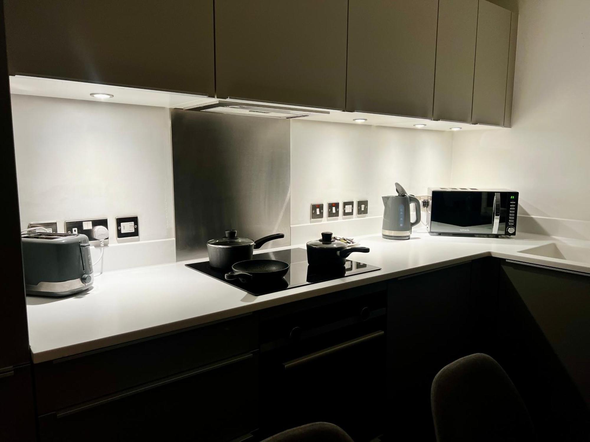 Premium Deals L Last-Minute Stay L 4 Min Walk To Birmingham Central Library L 18Th Floor 2 Bed 2 Bath City Centre Penthouse With Gym & Netflix By Jvt Short Lets Eksteriør billede