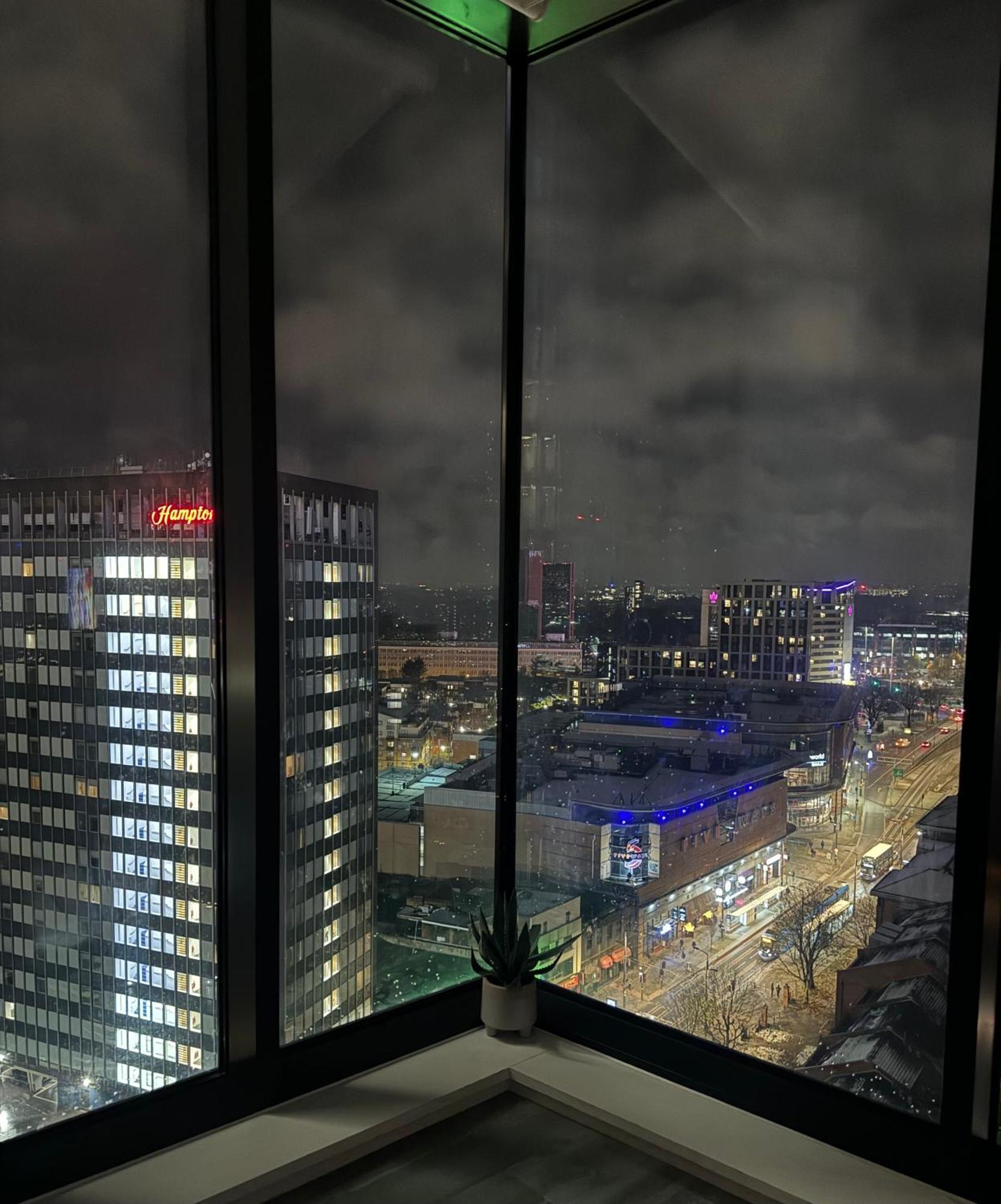 Premium Deals L Last-Minute Stay L 4 Min Walk To Birmingham Central Library L 18Th Floor 2 Bed 2 Bath City Centre Penthouse With Gym & Netflix By Jvt Short Lets Eksteriør billede