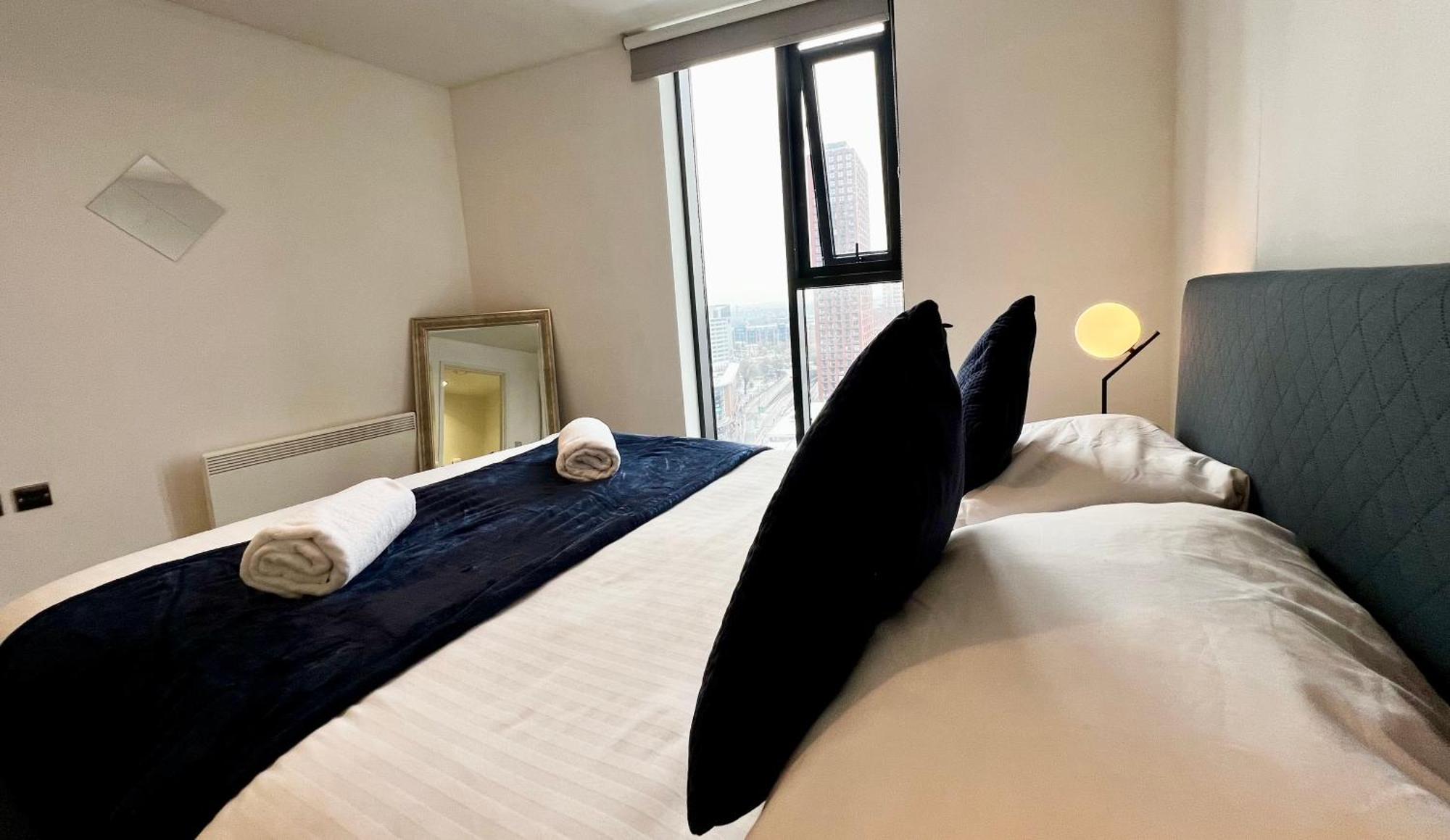 Premium Deals L Last-Minute Stay L 4 Min Walk To Birmingham Central Library L 18Th Floor 2 Bed 2 Bath City Centre Penthouse With Gym & Netflix By Jvt Short Lets Eksteriør billede