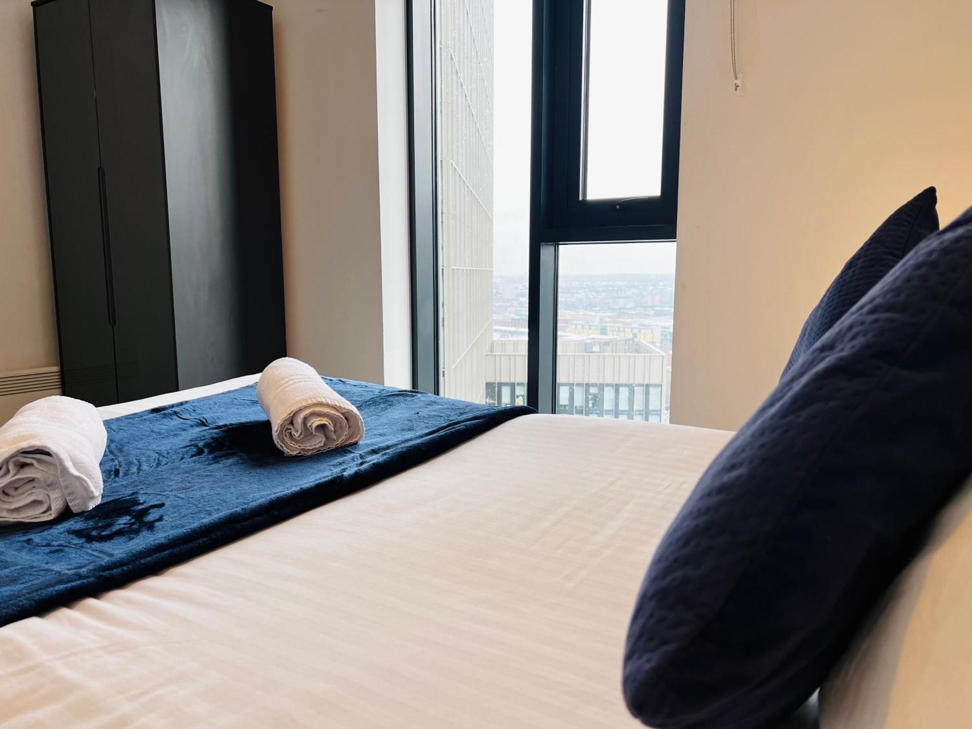 Premium Deals L Last-Minute Stay L 4 Min Walk To Birmingham Central Library L 18Th Floor 2 Bed 2 Bath City Centre Penthouse With Gym & Netflix By Jvt Short Lets Eksteriør billede