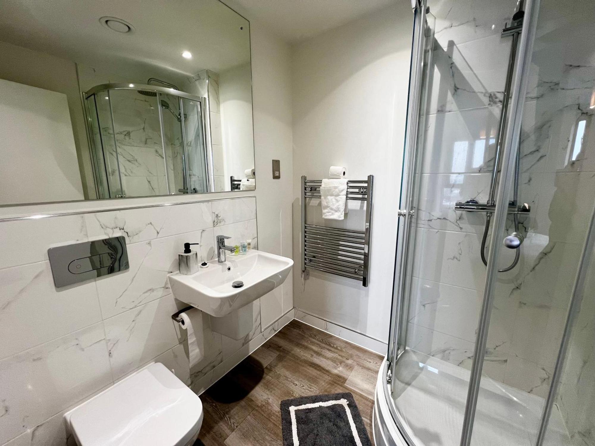 Premium Deals L Last-Minute Stay L 4 Min Walk To Birmingham Central Library L 18Th Floor 2 Bed 2 Bath City Centre Penthouse With Gym & Netflix By Jvt Short Lets Eksteriør billede